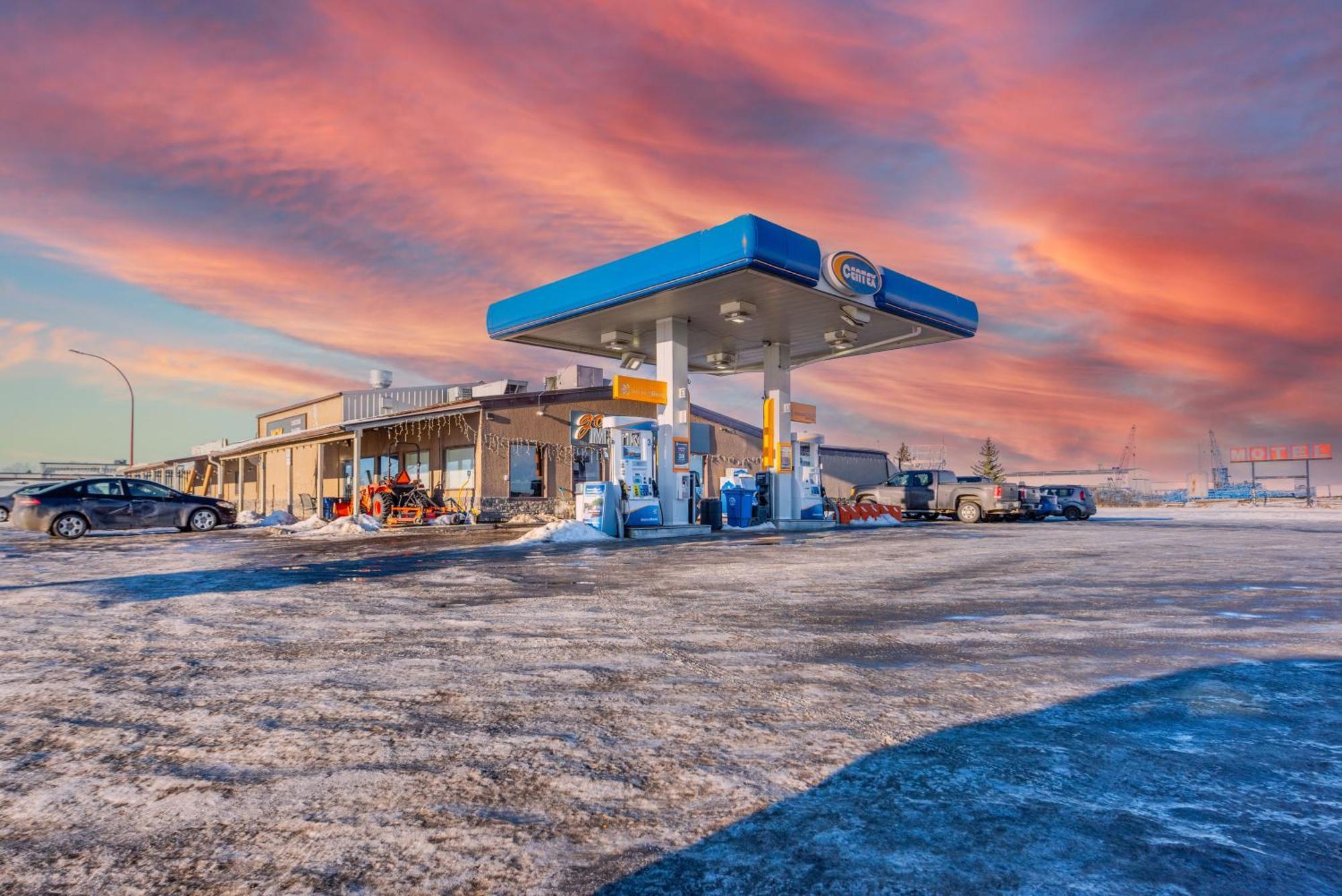 Blue Horse Motel Beiseker Экстерьер фото