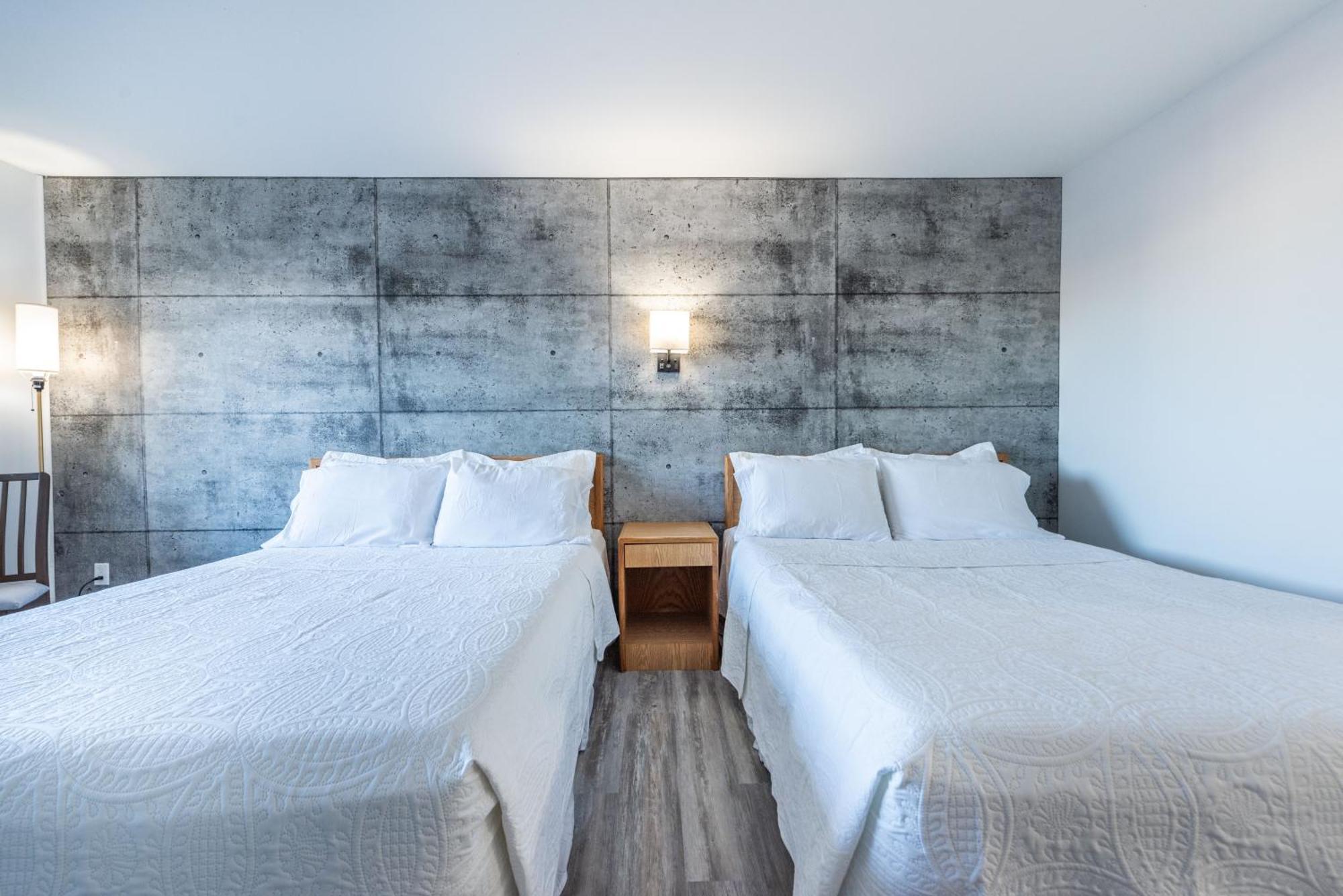 Blue Horse Motel Beiseker Экстерьер фото